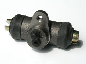 Front Wheel Cylinder Super Beetle '71-'79/Rear Type 3 '66-'74